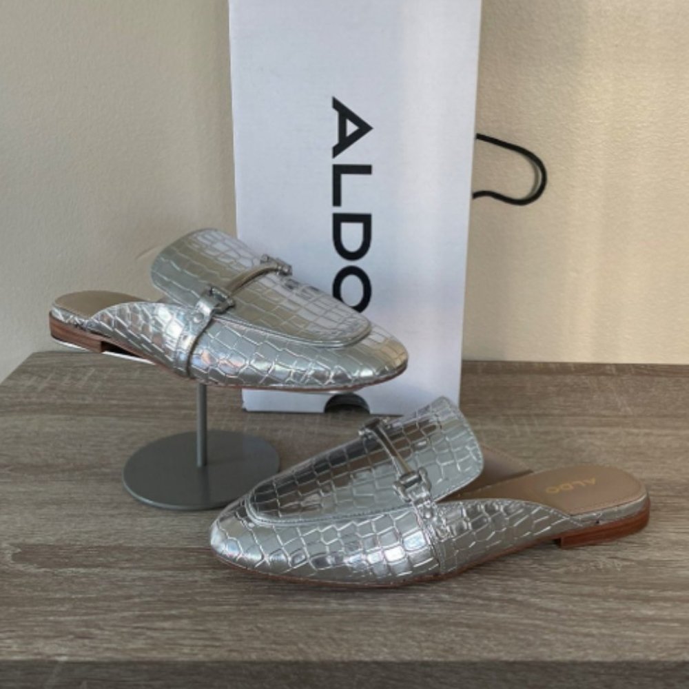 New Dabrylla ALDO Silver Flats Sz 7.5